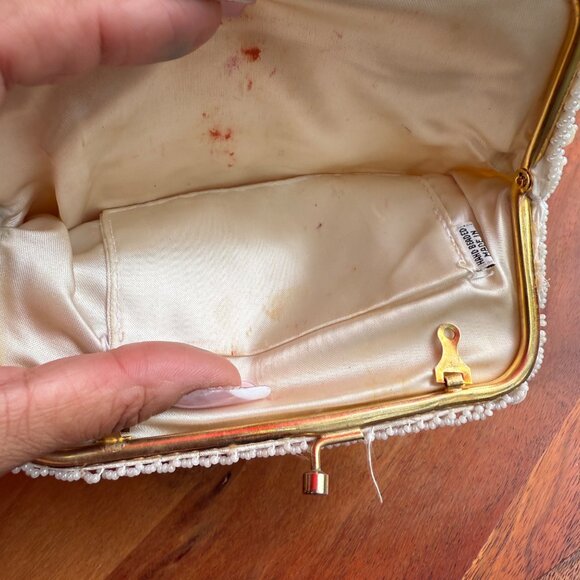 Vintage Beaded & Sequin Cream Clutch Purse With Kiss Lock Closure - Picture 2 of 4